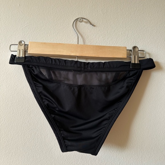 JJ Malibu Speedo - Picture 2 of 2